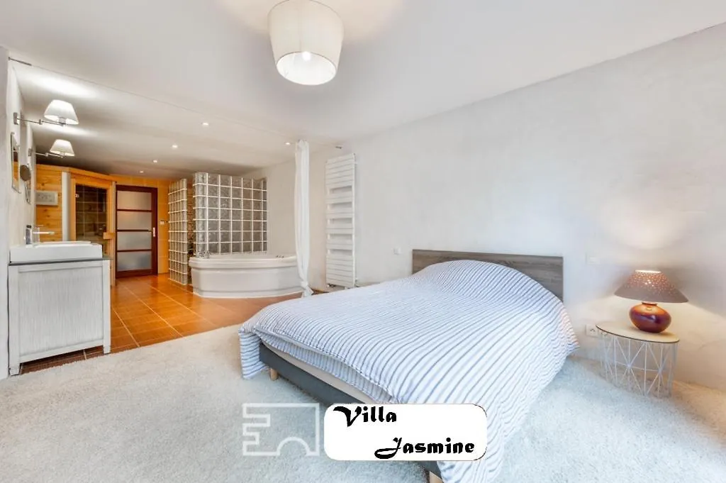 Somptueuse Villa Jasmine Saint-Meen-le-Grand 0*,  France